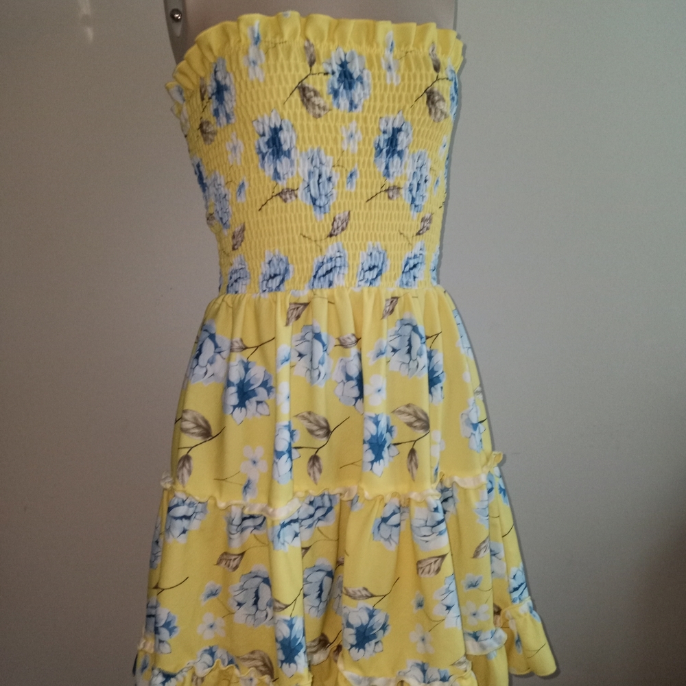 New yellow and blue floral print strapless dress size small